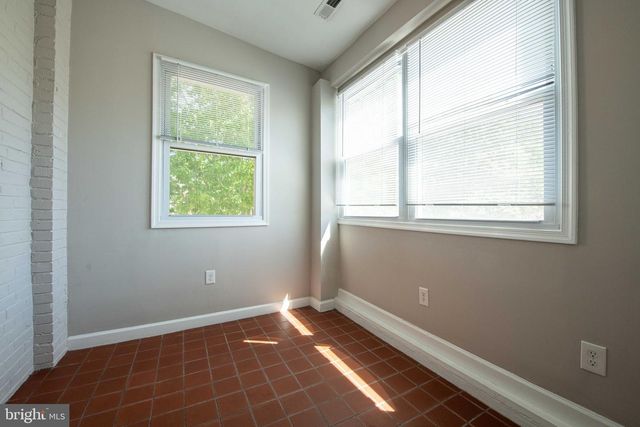 2241 40TH PL NW, Washington, DC 20007