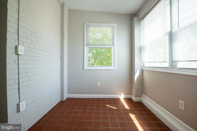 2241 40TH PL NW, Washington, DC 20007