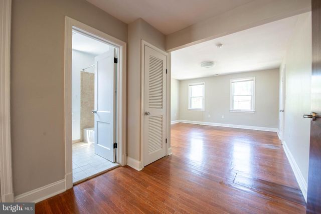 2241 40TH PL NW, Washington, DC 20007