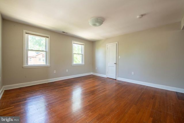2241 40TH PL NW, Washington, DC 20007