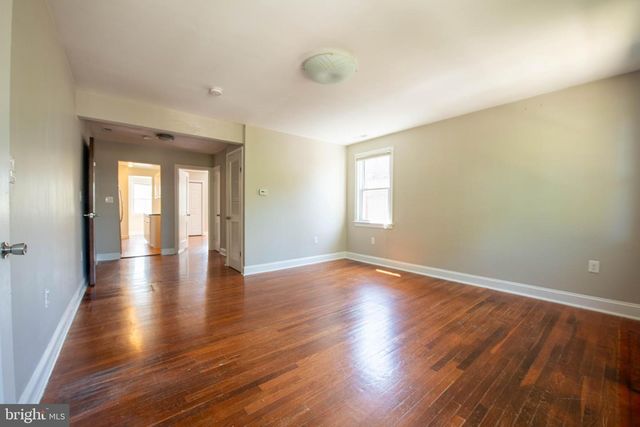 2241 40TH PL NW, Washington, DC 20007