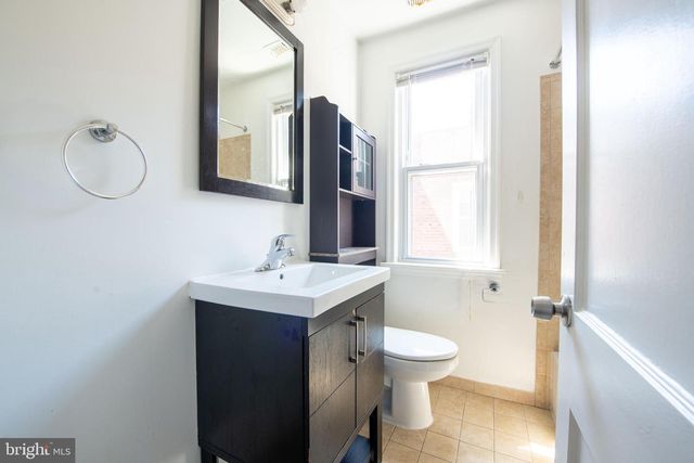 2241 40TH PL NW, Washington, DC 20007