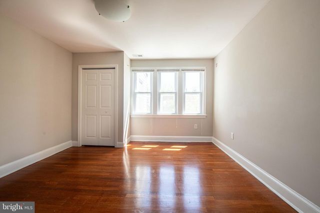 2241 40TH PL NW, Washington, DC 20007
