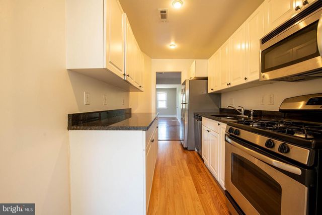 2241 40TH PL NW, Washington, DC 20007