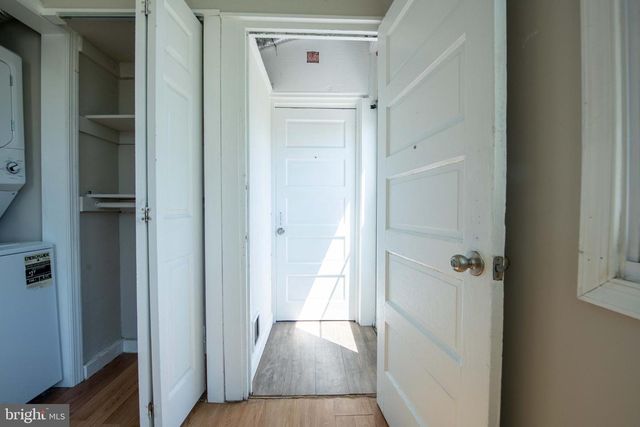2241 40TH PL NW, Washington, DC 20007