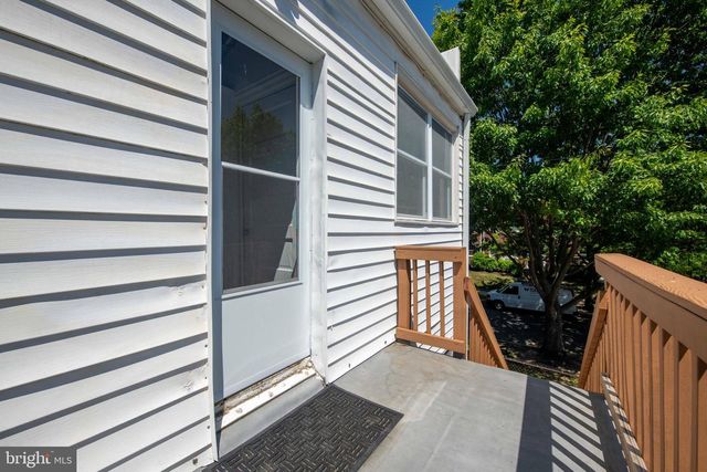 2241 40TH PL NW, Washington, DC 20007
