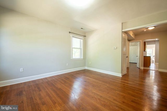 2241 40TH PL NW, Washington, DC 20007