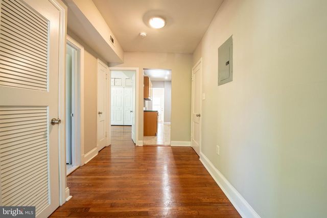 2241 40TH PL NW, Washington, DC 20007