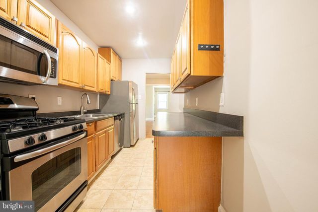 2241 40TH PL NW, Washington, DC 20007