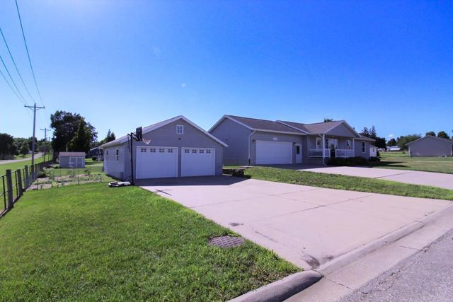 1301 1st Street, Grundy Center, IA 50638