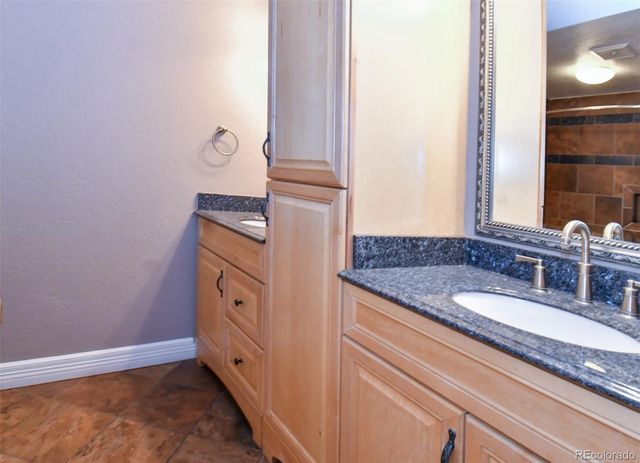 2889 Newark Place, Aurora, CO 80014