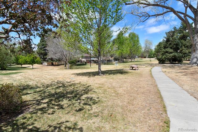 2889 Newark Place, Aurora, CO 80014