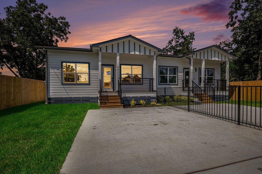 4825 Pederson Street A and B, Houston, TX 77033