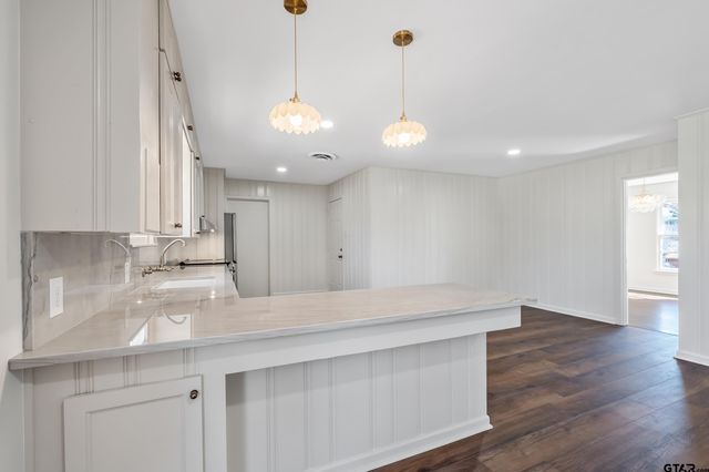 4211 Birdwell, Tyler, TX 75703