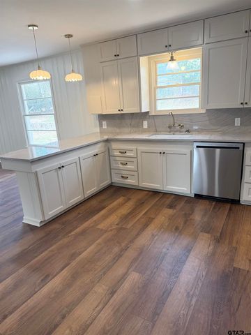 4211 Birdwell, Tyler, TX 75703