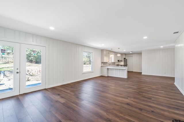 4211 Birdwell, Tyler, TX 75703