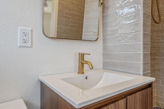 4211 Birdwell, Tyler, TX 75703