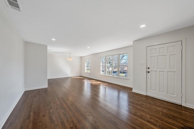 4211 Birdwell, Tyler, TX 75703