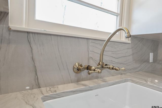 4211 Birdwell, Tyler, TX 75703