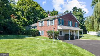 11 ANTHONY WAYNE DR, Wayne, PA 19087