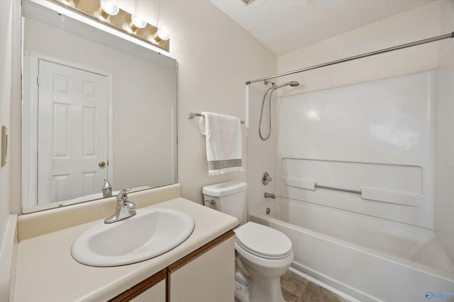 1155 Old Monrovia Road 9-D, Huntsville, AL 35806