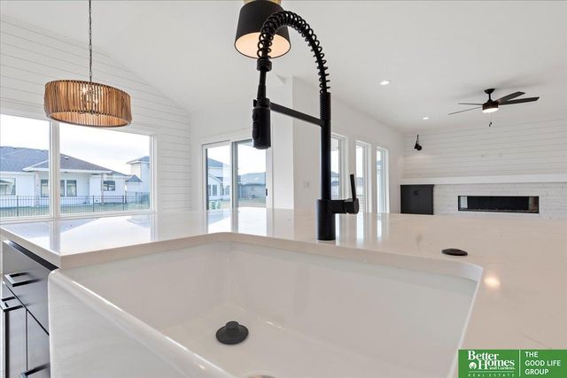 5709 N 198th Street, Omaha, NE 68022