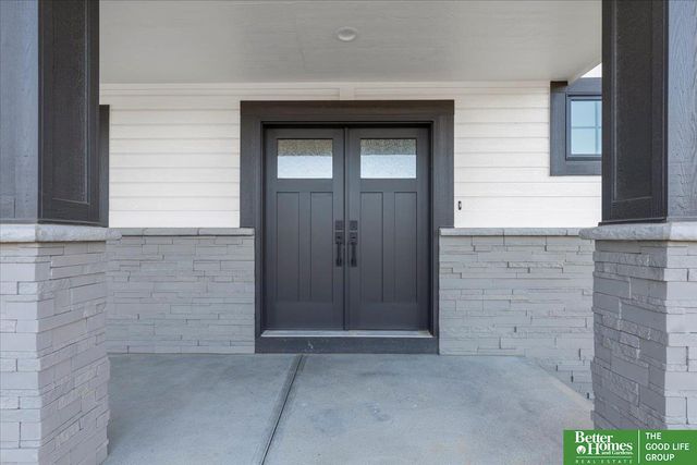 5709 N 198th Street, Omaha, NE 68022