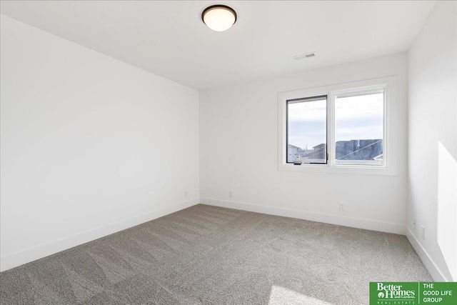 5709 N 198th Street, Omaha, NE 68022