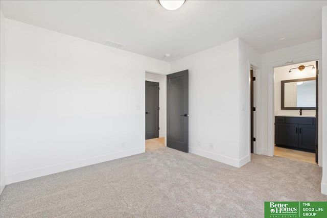 5709 N 198th Street, Omaha, NE 68022