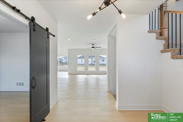 5709 N 198th Street, Omaha, NE 68022