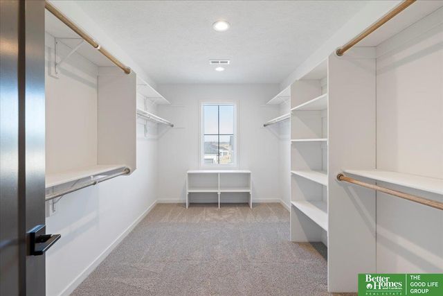 5709 N 198th Street, Omaha, NE 68022