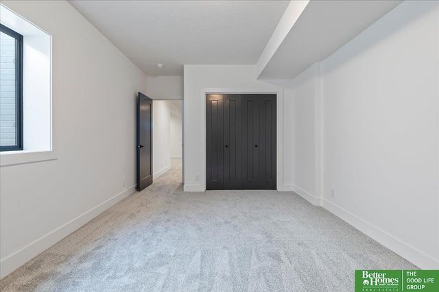 5709 N 198th Street, Omaha, NE 68022