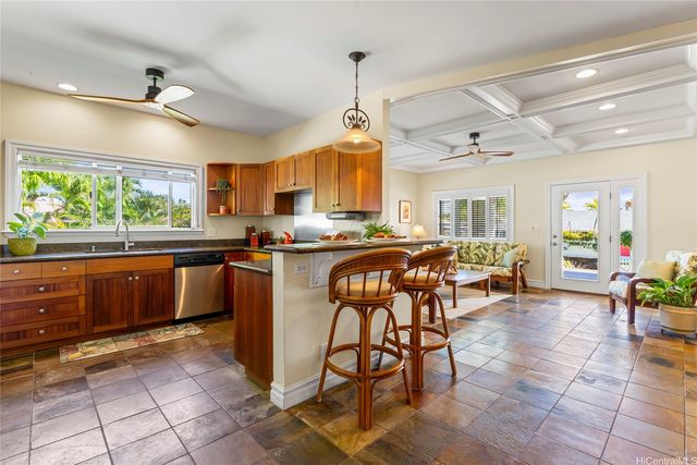160 Ulupa Street, Kailua, HI 96734