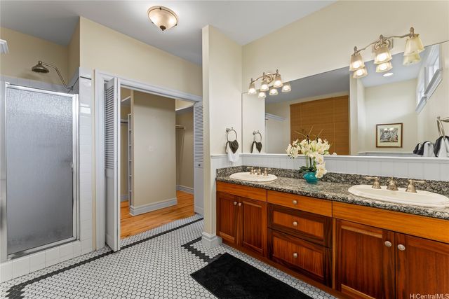 160 Ulupa Street, Kailua, HI 96734