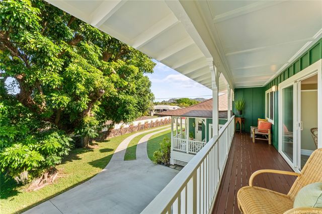 160 Ulupa Street, Kailua, HI 96734