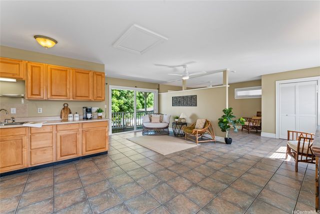 160 Ulupa Street, Kailua, HI 96734