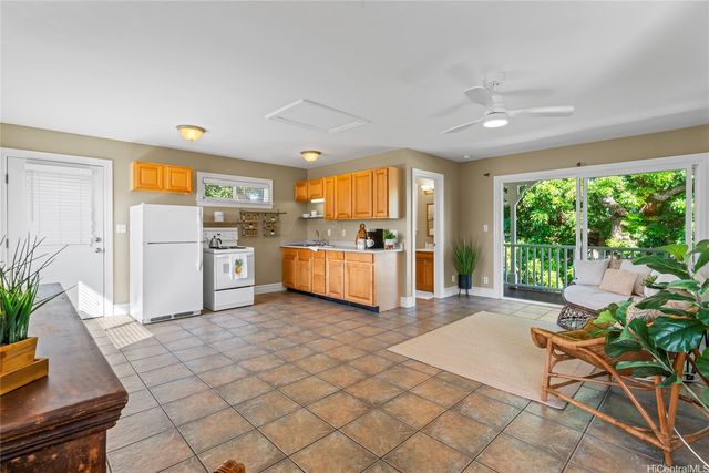 160 Ulupa Street, Kailua, HI 96734