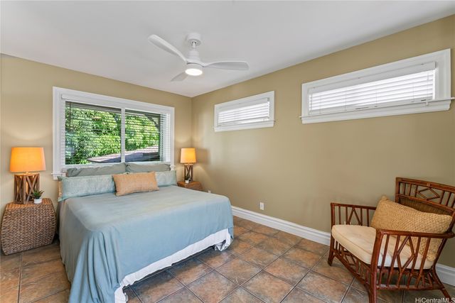 160 Ulupa Street, Kailua, HI 96734