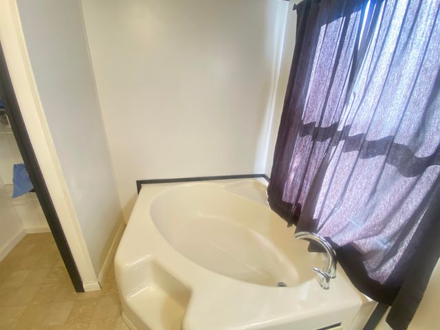 150 SUZANNE LN, Morris Chapel, TN 38361