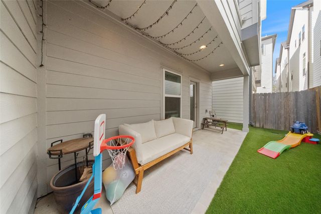 845 Fisher Street F, Houston, TX 77018