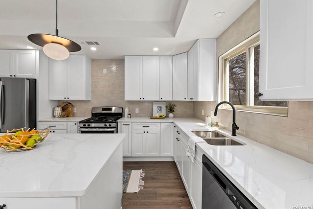 14330 Hill Prince, San Antonio, TX 78248