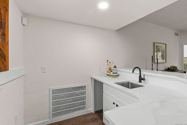 14330 Hill Prince, San Antonio, TX 78248