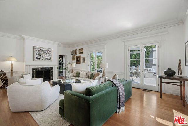 3659 Shannon Road, Los Angeles, CA 90027