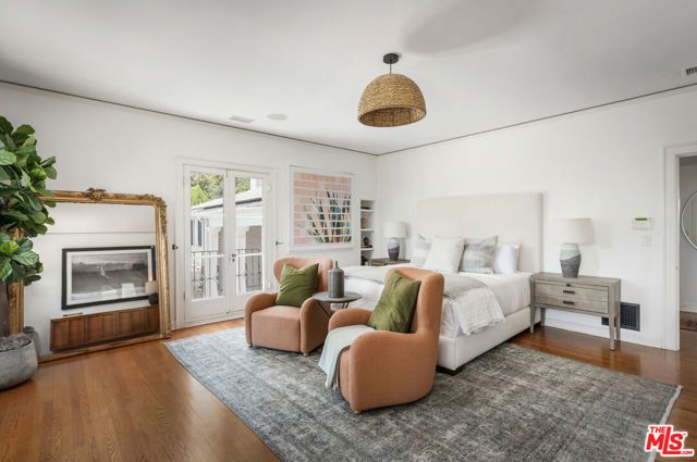 3659 Shannon Road, Los Angeles, CA 90027