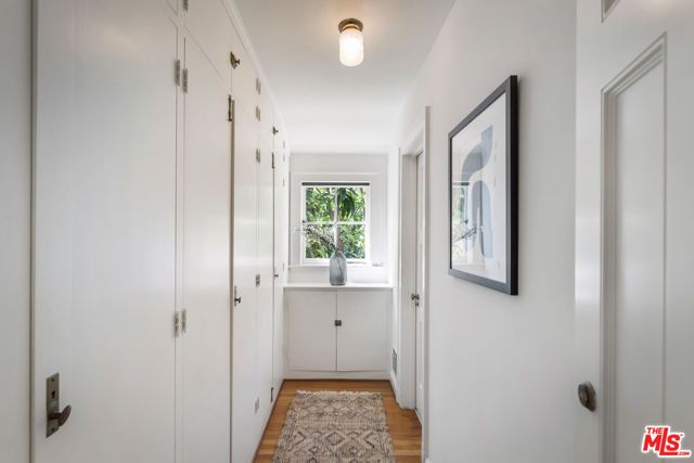 3659 Shannon Road, Los Angeles, CA 90027