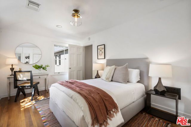 3659 Shannon Road, Los Angeles, CA 90027