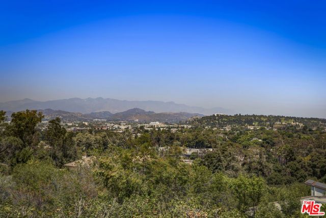 3659 Shannon Road, Los Angeles, CA 90027