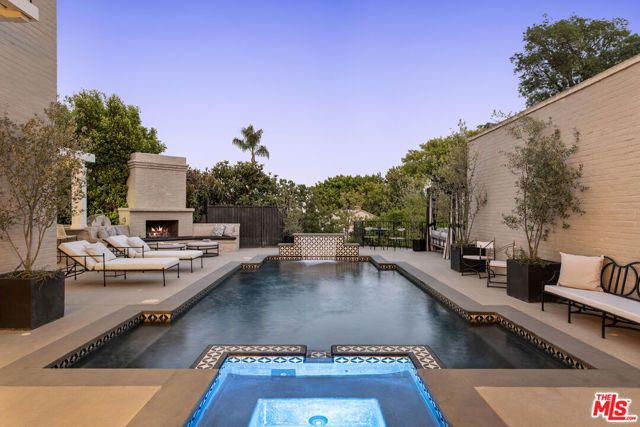 3659 Shannon Road, Los Angeles, CA 90027