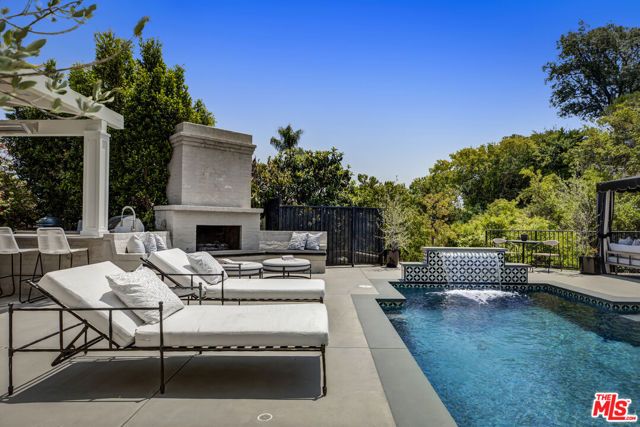 3659 Shannon Road, Los Angeles, CA 90027