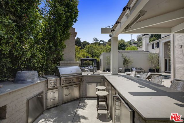 3659 Shannon Road, Los Angeles, CA 90027